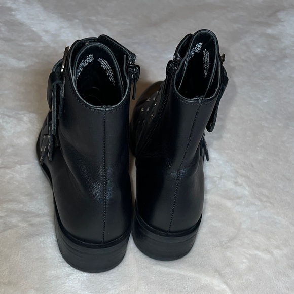 Steven New York Women’s Leather Edgy Black ⚫️ Bold Buckle Side Zipper SZ 6.5 💋 - Picture 3 of 13